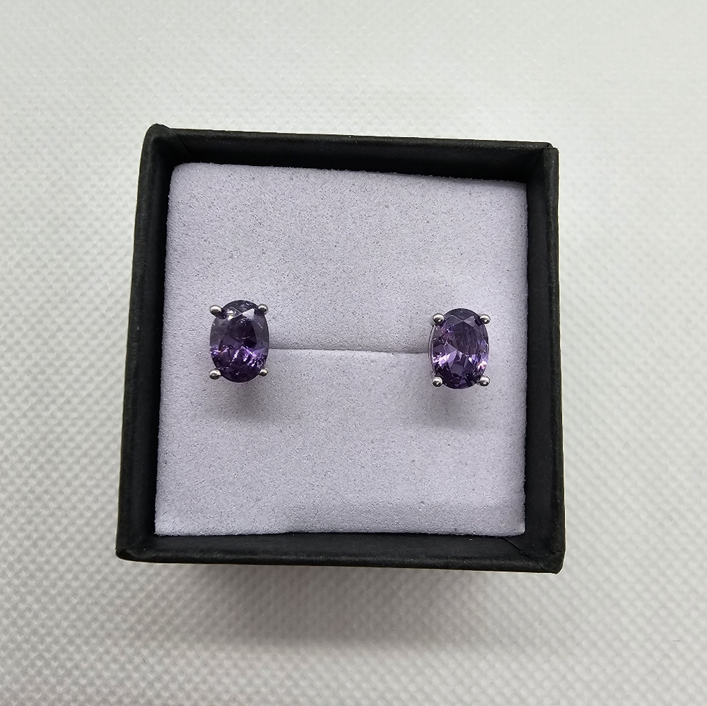 Elegant Amethyst Purple Sterling Stud Earrings.1ct each - Picture 2 of 4
